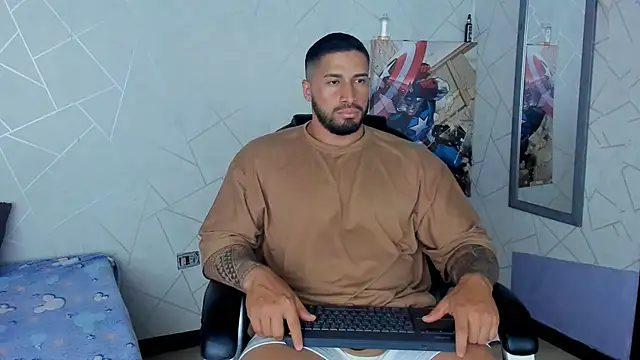 Snapshot of Cristian_Walker chatting on February 11, 3:08 pm Cristian Walker online show from February 11, 3:08 pm