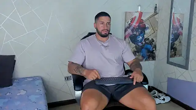 Snapshot of Cristian_Walker chatting on February 13, 8:45 pm Cristian Walker online show from February 13, 8:45 pm