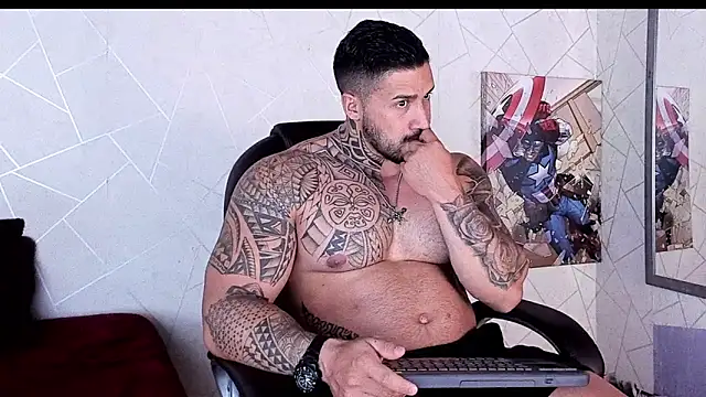 Snapshot of Cristian_Walker chatting on October 6, 11:29 am Cristian Walker online show from October 6, 11:29 am