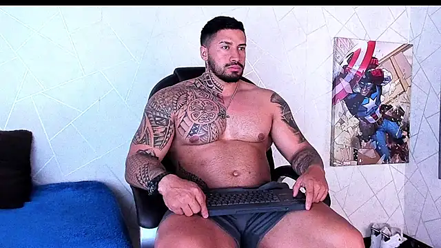 Snapshot of Cristian_Walker chatting on October 16, 12:28 pm Cristian Walker online show from October 16, 12:28 pm