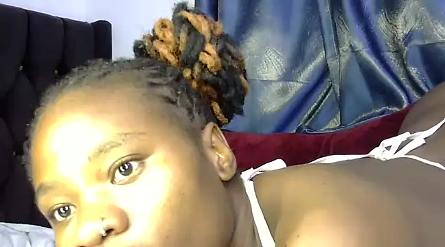 Snapshot of sweetblackbeauty001 chatting on February 20, 3:08 pm sweetblackbeauty001 online show from February 20, 3:08 pm