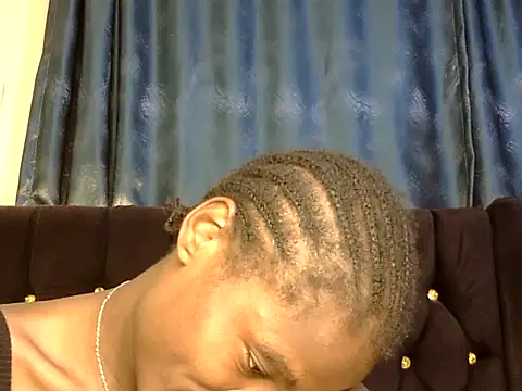 Snapshot of sweetblackbeauty001 chatting on December 22, 12:40 am sweetblackbeauty001 online show from December 22, 12:40 am