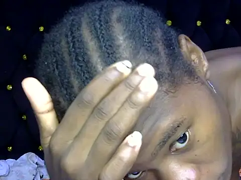 Snapshot of sweetblackbeauty001 chatting on January 5, 8:01 pm sweetblackbeauty001 online show from January 5, 8:01 pm