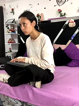Snapshot of 1lovelygirls chatting on October 9, 12:03 pm 1lovelygirls online show from October 9, 12:03 pm