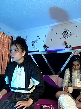 Snapshot of 1lovelygirls chatting on October 18, 12:28 pm 1lovelygirls online show from October 18, 12:28 pm