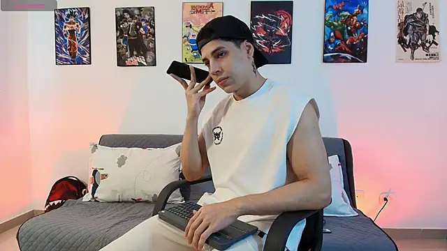 jonathanjoestar  online show from April 12, 8:14 pm