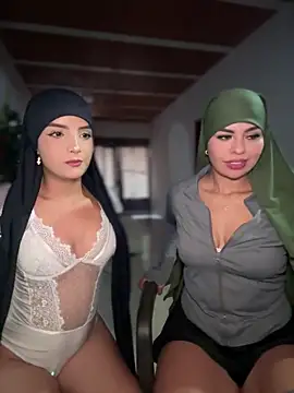 lalilamassu1 online show from December 19, 9:33 pm