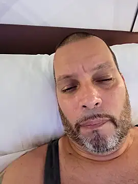 Snapshot of Just2much chatting on October 1, 11:11 pm Just2much online show from October 1, 11:11 pm