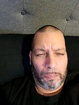 Snapshot of Just2much chatting on October 13, 12:05 pm Just2much online show from October 13, 12:05 pm