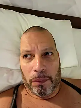 Snapshot of Just2much chatting on October 23, 12:21 am Just2much online show from October 23, 12:21 am