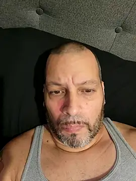 Snapshot of Just2much chatting on November 10, 12:48 pm Just2much online show from November 10, 12:48 pm