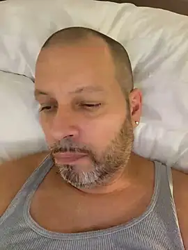 Snapshot of Just2much chatting on November 13, 12:31 am Just2much online show from November 13, 12:31 am