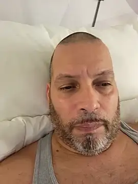 Snapshot of Just2much chatting on November 27, 2:02 am Just2much online show from November 27, 2:02 am