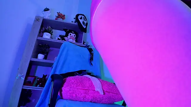 Snapshot of kuromi69 chatting on June 26, 5:23 am kuromi69 online show from June 26, 5:23 am