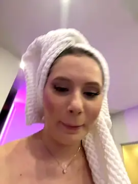 Snapshot of ChloeMarsch chatting on October 1, 4:18 am ChloeMarsch online show from October 1, 4:18 am