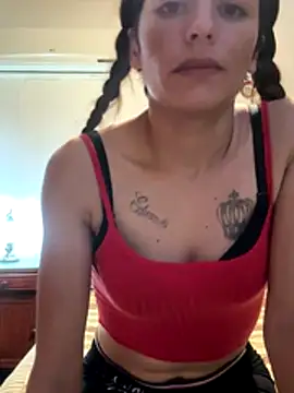 Snapshot of RotatedOrdeal chatting on December 22, 11:02 pm RotatedOrdeal online show from December 22, 11:02 pm