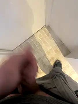 Snapshot of dimitriei chatting on December 15, 2:10 pm dimitriei online show from December 15, 2:10 pm