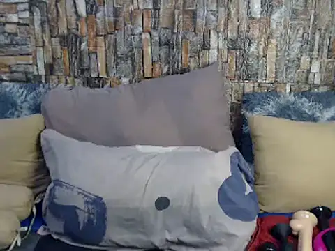 Snapshot of Foxy_African chatting on January 21, 8:19 am Foxy African online show from January 21, 8:19 am