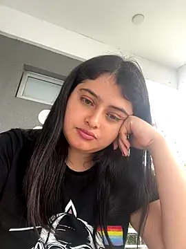 Stephania 18 online show from September 17, 6:42 pm