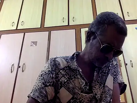 Lookin4Kinky Partner online show from December 5, 8:01 am