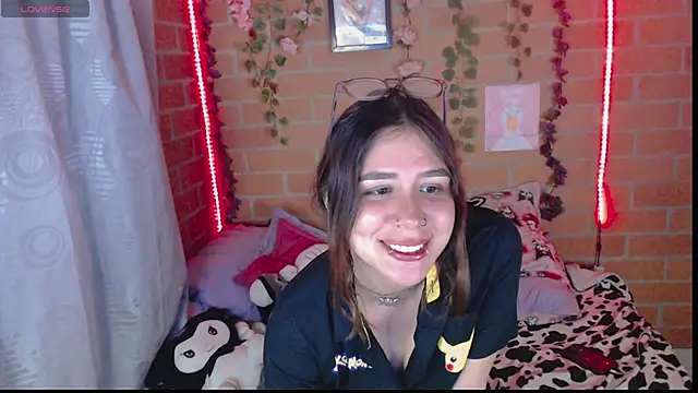 Snapshot of candypaint_7u7 chatting on October 2, 4:52 am candypaint 7u7 online show from October 2, 4:52 am