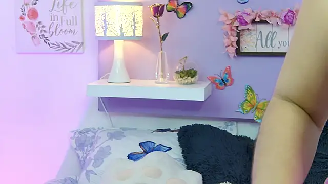 Snapshot of ChloeRem chatting on October 23, 12:10 am ChloeRem online show from October 23, 12:10 am