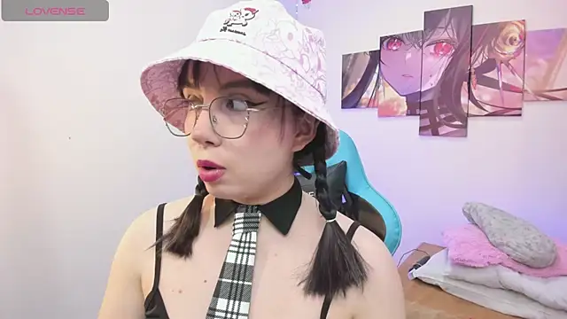 Julieta cott online show from June 26, 2:27 am