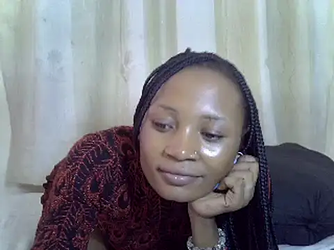 Snapshot of SpicyPetite chatting on February 1, 10:15 am SpicyPetite online show from February 1, 10:15 am