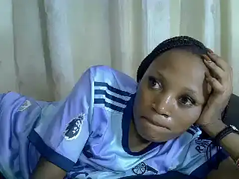 Snapshot of SpicyPetite chatting on February 15, 6:23 pm SpicyPetite online show from February 15, 6:23 pm