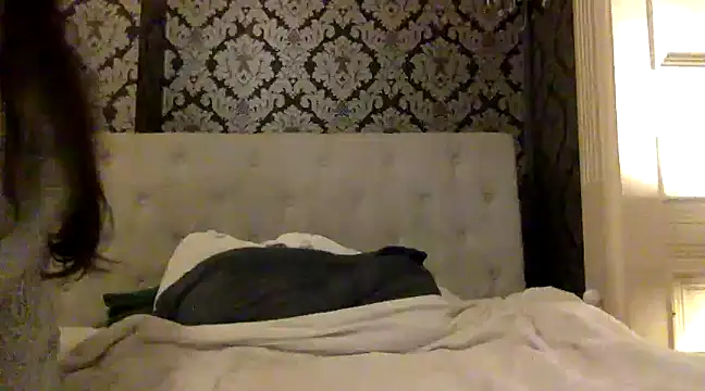 LucyLuxee19 online show from December 3, 1:30 am