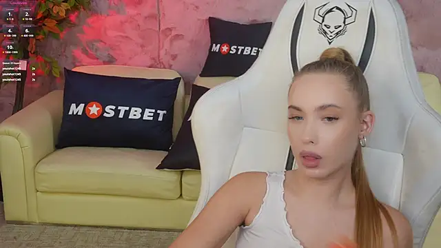 Snapshot of Linda054 chatting on December 12, 11:58 pm Linda054 online show from December 12, 11:58 pm