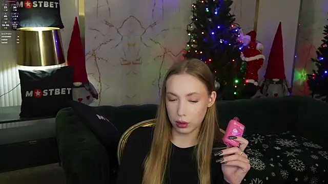 Snapshot of Linda054 chatting on January 12, 3:57 pm Linda054 online show from January 12, 3:57 pm