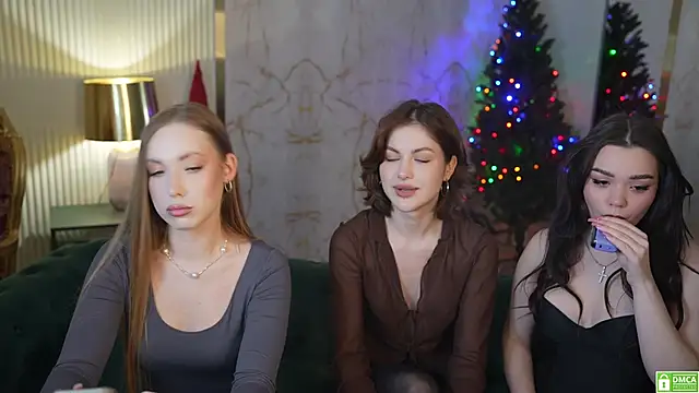 Snapshot of Linda054 chatting on January 22, 7:45 pm Linda054 online show from January 22, 7:45 pm