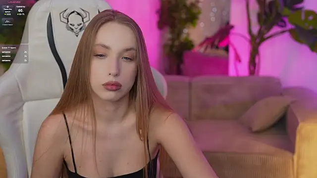 Snapshot of Linda054 chatting on February 7, 7:49 pm Linda054 online show from February 7, 7:49 pm