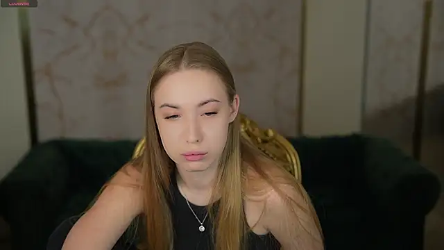 Snapshot of Linda054 chatting on February 16, 8:22 pm Linda054 online show from February 16, 8:22 pm