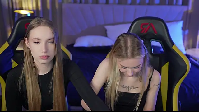 Snapshot of Linda054 chatting on February 20, 12:25 pm Linda054 online show from February 20, 12:25 pm