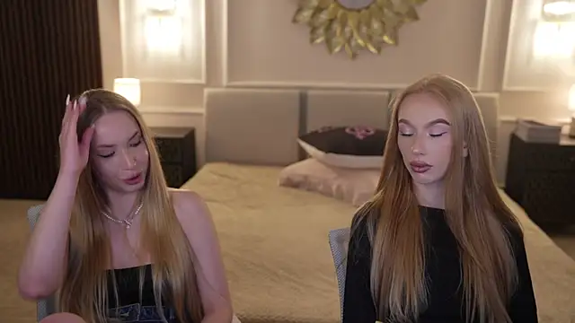 Snapshot of Linda054 chatting on September 10, 12:10 am Linda054 online show from September 10, 12:10 am