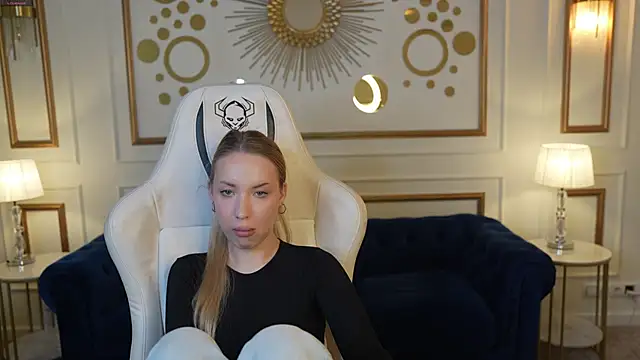 Snapshot of Linda054 chatting on September 23, 7:11 am Linda054 online show from September 23, 7:11 am