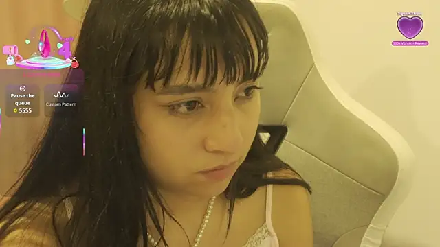 Snapshot of emitaa17228o chatting on May 30, 1:46 am emitaa17228o online show from May 30, 1:46 am