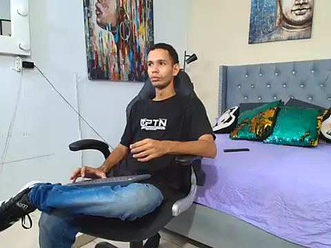 tonny 23cm  online show from September 11, 6:52 pm