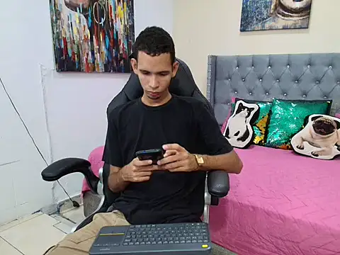 tonny 23cm  online show from October 16, 5:47 pm