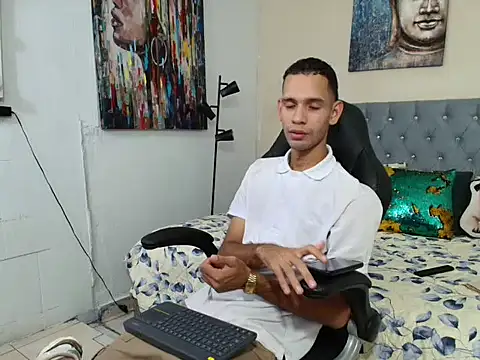 tonny 23cm  online show from October 21, 6:52 pm