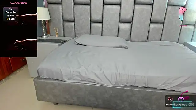 Snapshot of AniEvans_ chatting on January 7, 11:12 am AniEvans online show from January 7, 11:12 am