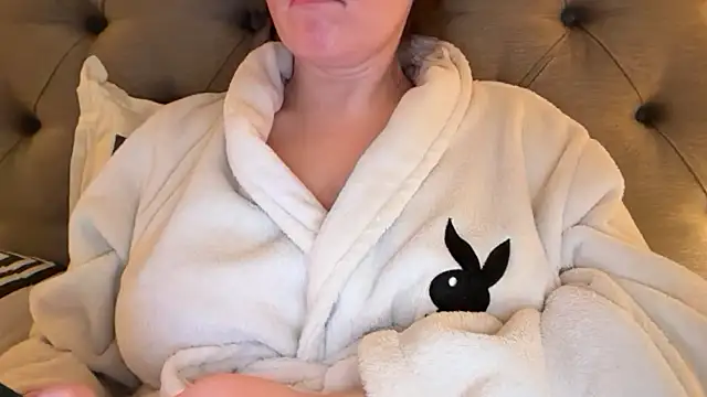 Sandysecret online show from March 22, 7:50 pm