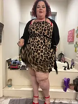 MsStrawbooty online show from December 18, 1:48 am