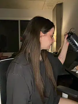 nerdynina online show from June 20, 1:30 am