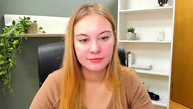 Snapshot of kitty_valeria chatting on January 12, 10:56 am kitty valeria online show from January 12, 10:56 am
