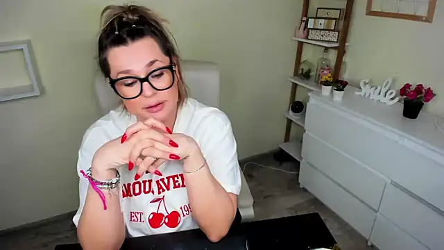 Snapshot of teaseDiana chatting on February 20, 10:16 am teaseDiana online show from February 20, 10:16 am