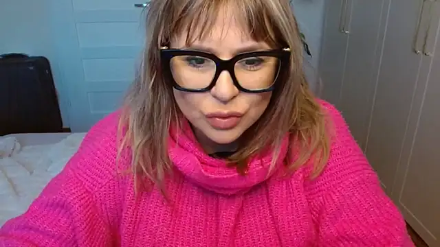 Snapshot of teaseDiana chatting on November 21, 6:56 am teaseDiana online show from November 21, 6:56 am