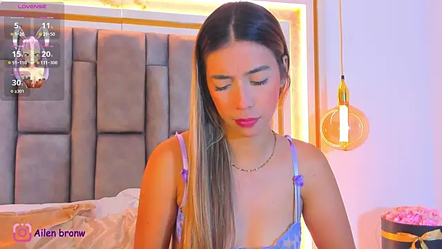 elianabrown online show from November 5, 10:54 pm